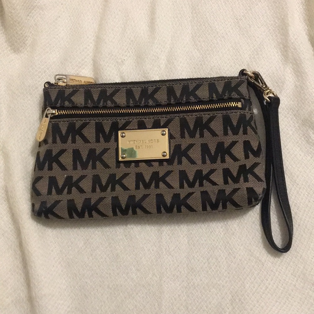 Wristlet